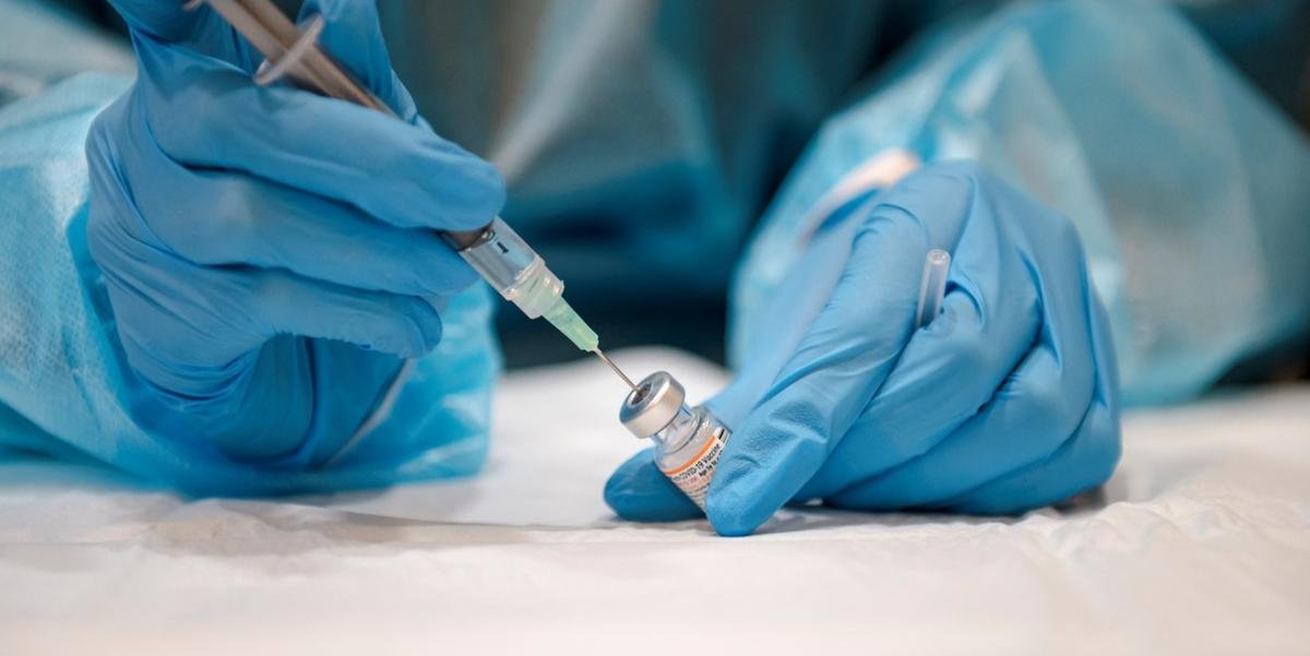 Pfizer e BioNTech terão dados sobre eficácia da vacina contra nova variante em duas semanas
