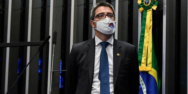 Autor de passaporte da vacina não crê em conflito com Bolsonaro