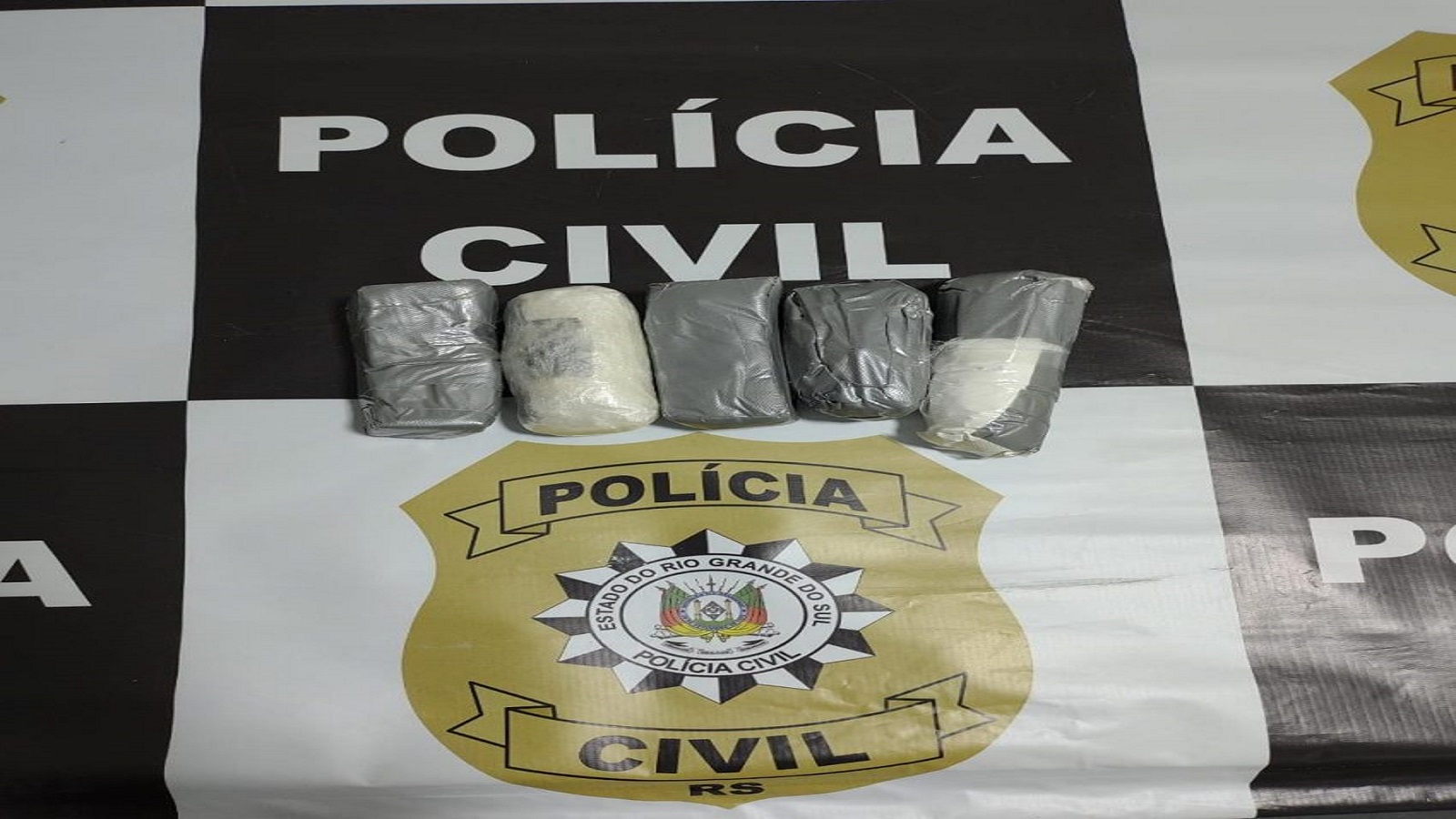 Polícia Civil prende mulher em flagrante por tráfico de drogas em Carazinho