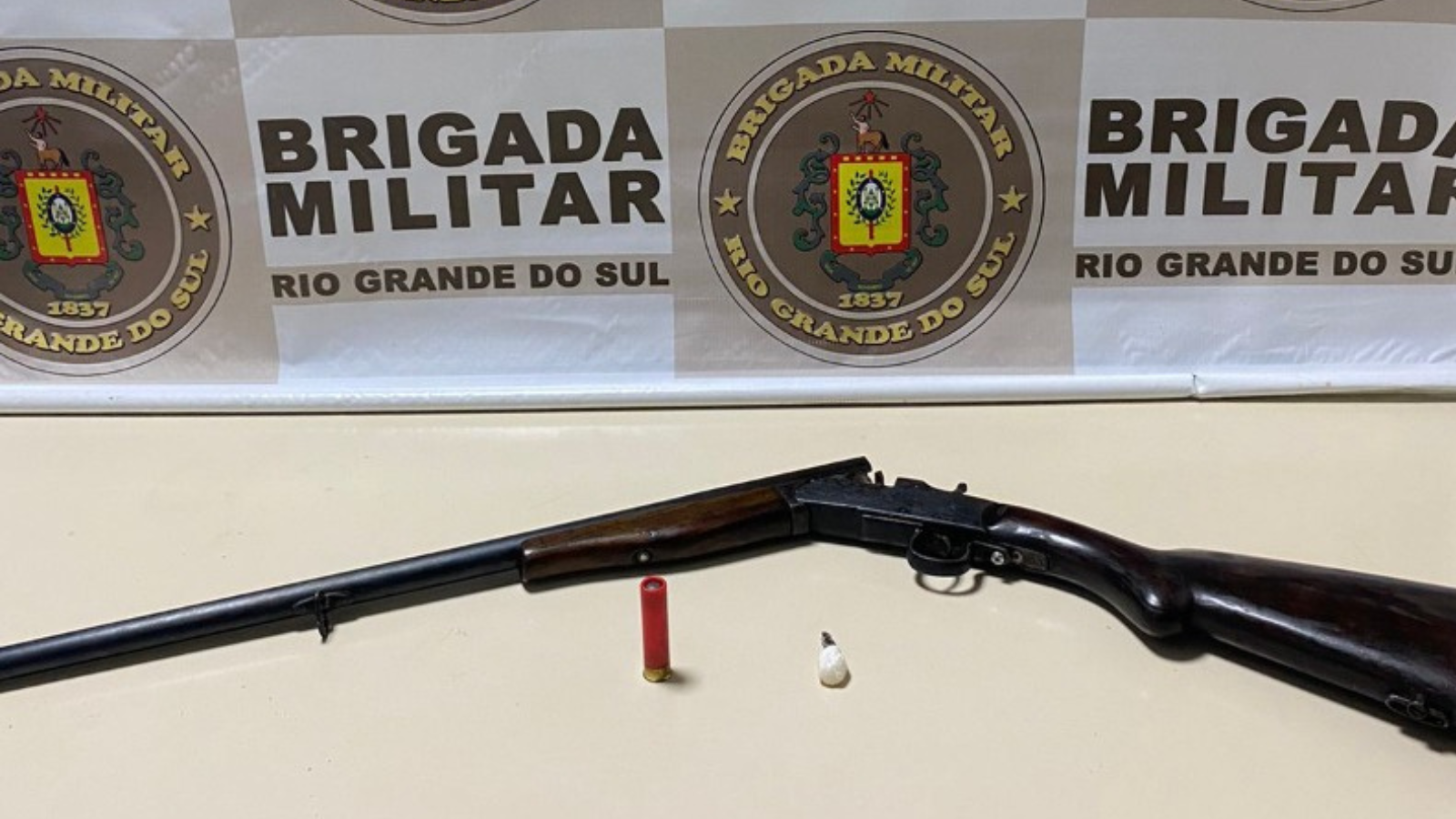BM realiza prisão por posse ilegal de arma de fogo em Carazinho